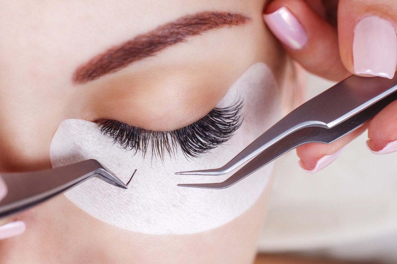 Eyelash removal home service Dubai